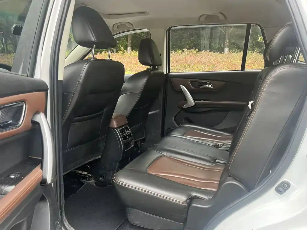 SWM X7 SWM斯威X7 2018款 1.5 T 自动智享互联版 7座