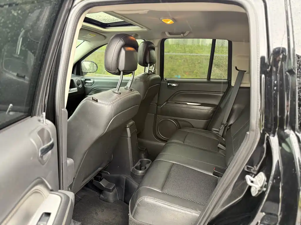 Compass (Import) Facelift 2.4 L 4 WD Comfort