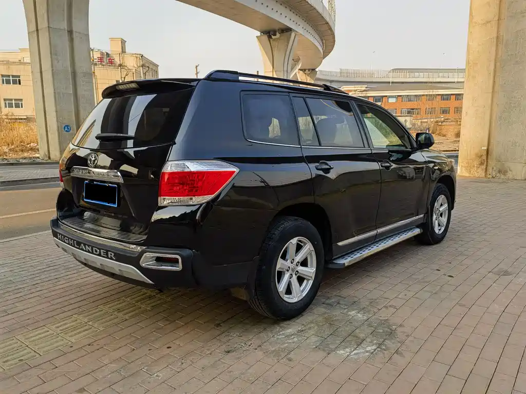 Highlander 2.7 L 2 WD 5-seat Elite