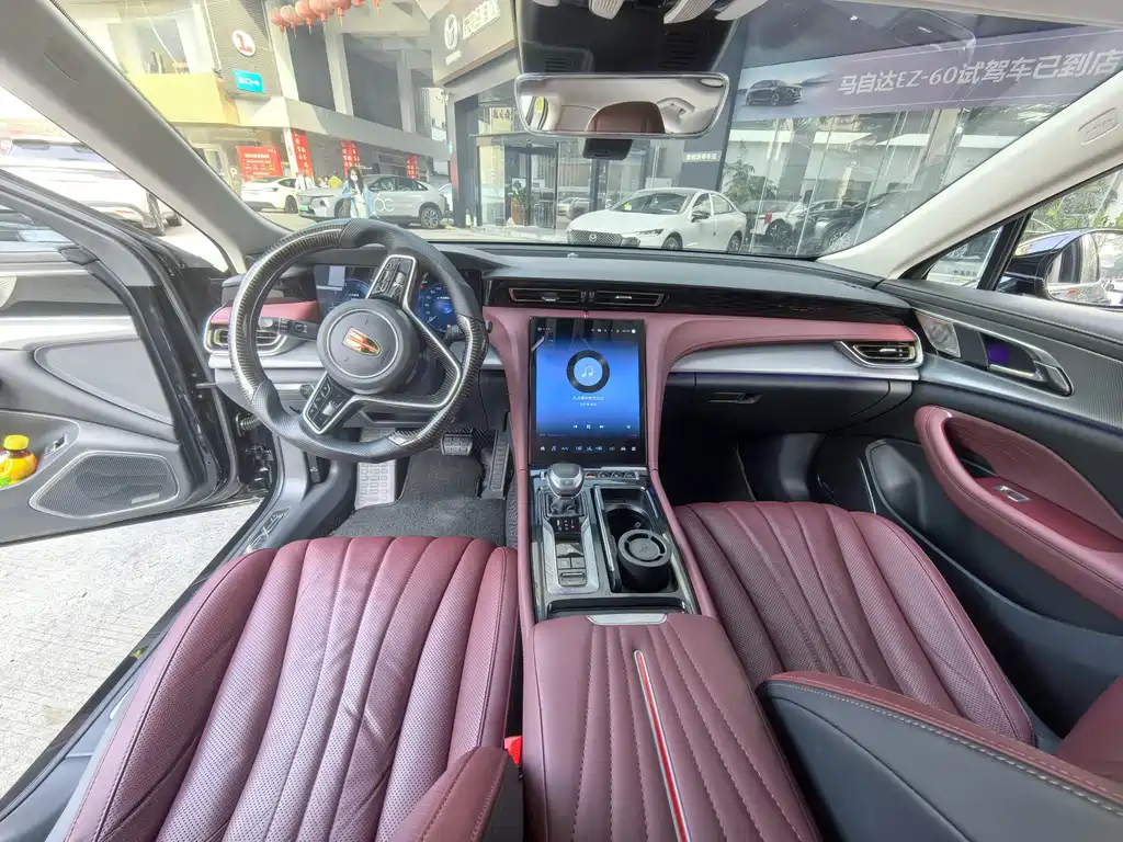 Hongqi H5 2.0 T Auto Connected Flagship