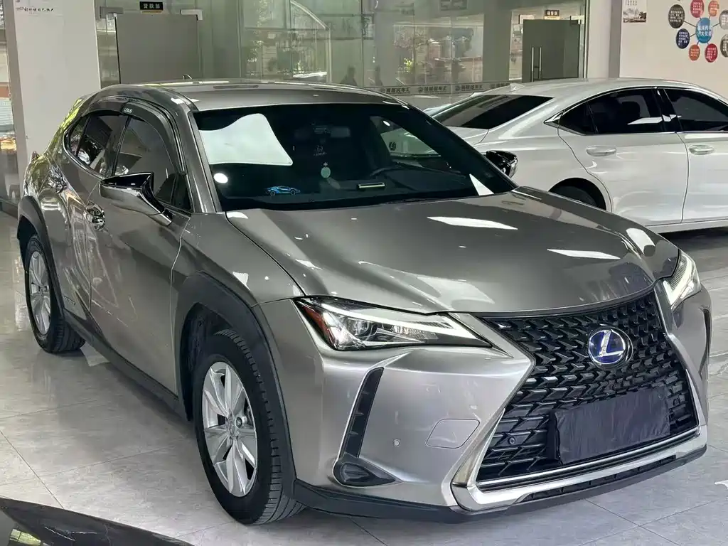 Lexus UX 260 h ·