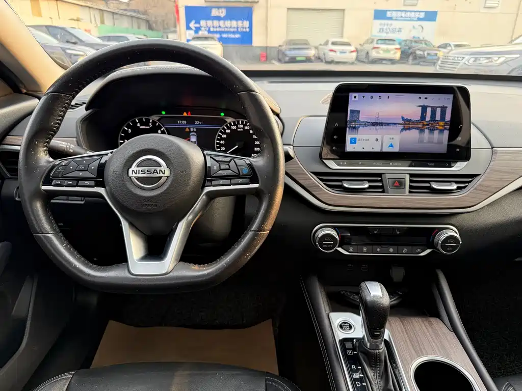 Teana 2.0 L XL Upper AD1 Smart Travel Navigator
