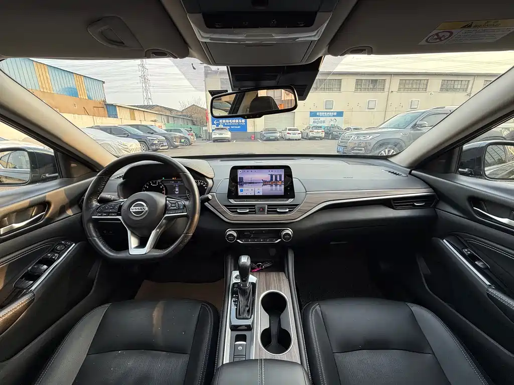 Teana 2.0 L XL Upper AD1 Smart Travel Navigator