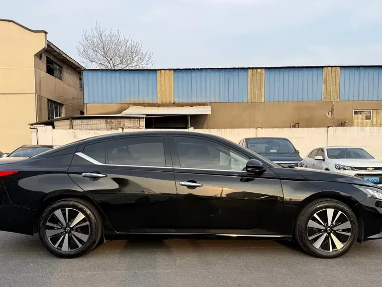 Nissan Teana 2.0 L XL Upper AD1 Smart Travel Navigator