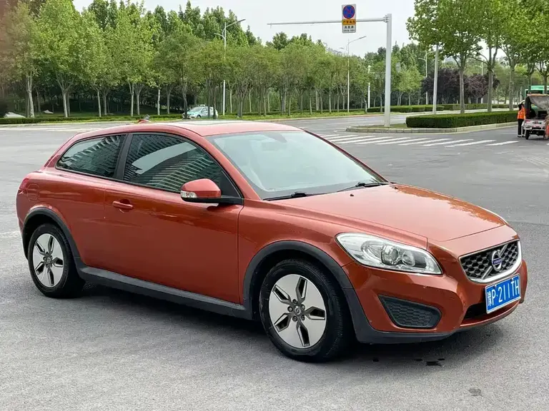 Volvo C30 沃尔沃C30 2012款 2.0 L Aktiv 乐动套装版