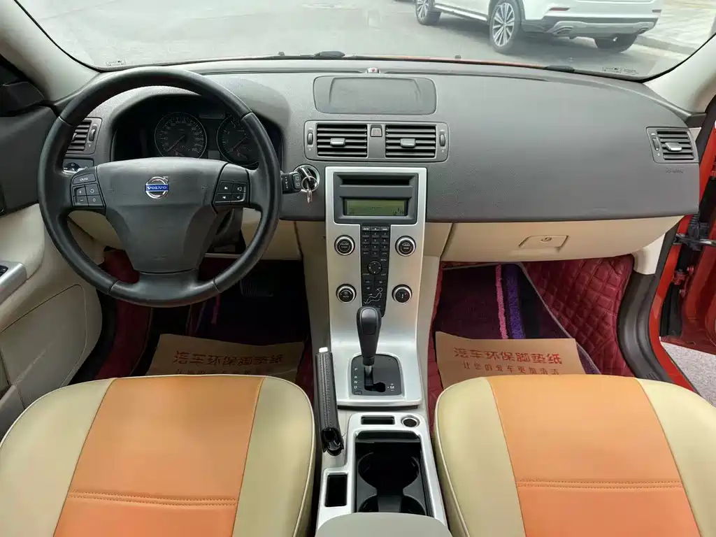 Volvo C30 沃尔沃C30 2012款 2.0 L Aktiv 乐动套装版