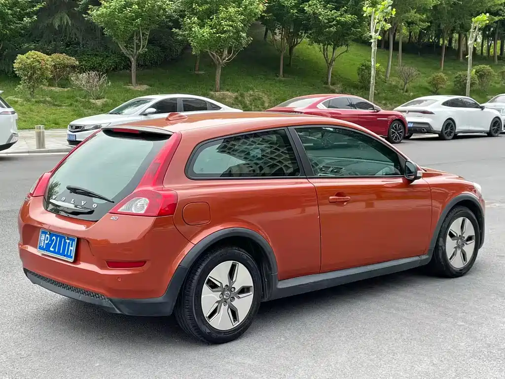 Volvo C30 沃尔沃C30 2012款 2.0 L Aktiv 乐动套装版