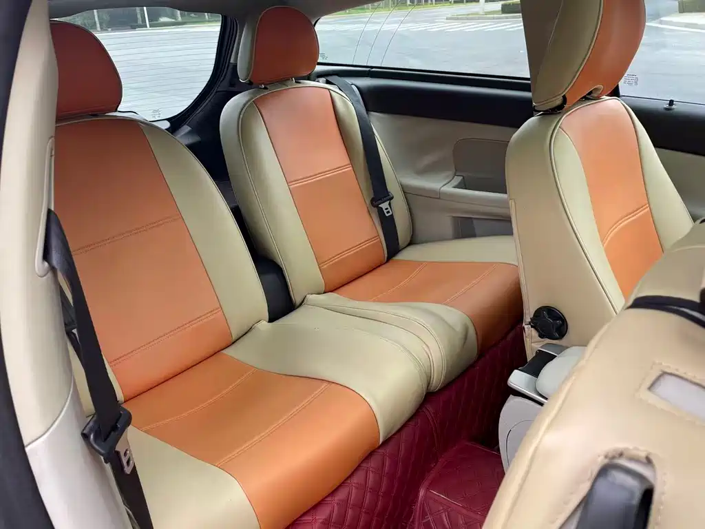 Volvo C30 沃尔沃C30 2012款 2.0 L Aktiv 乐动套装版