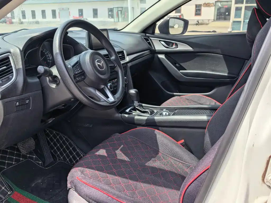 Mazda 3 Axela Sedan 1.5 L Auto Luxury CN-V
