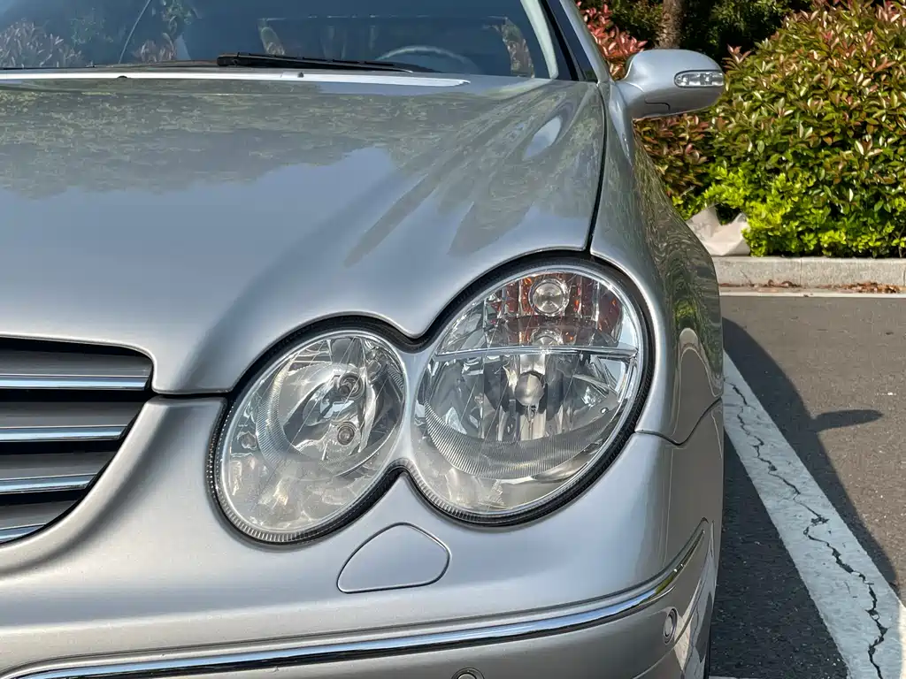Mercedes-Benz CLK-Class CLK 240 Sports Car