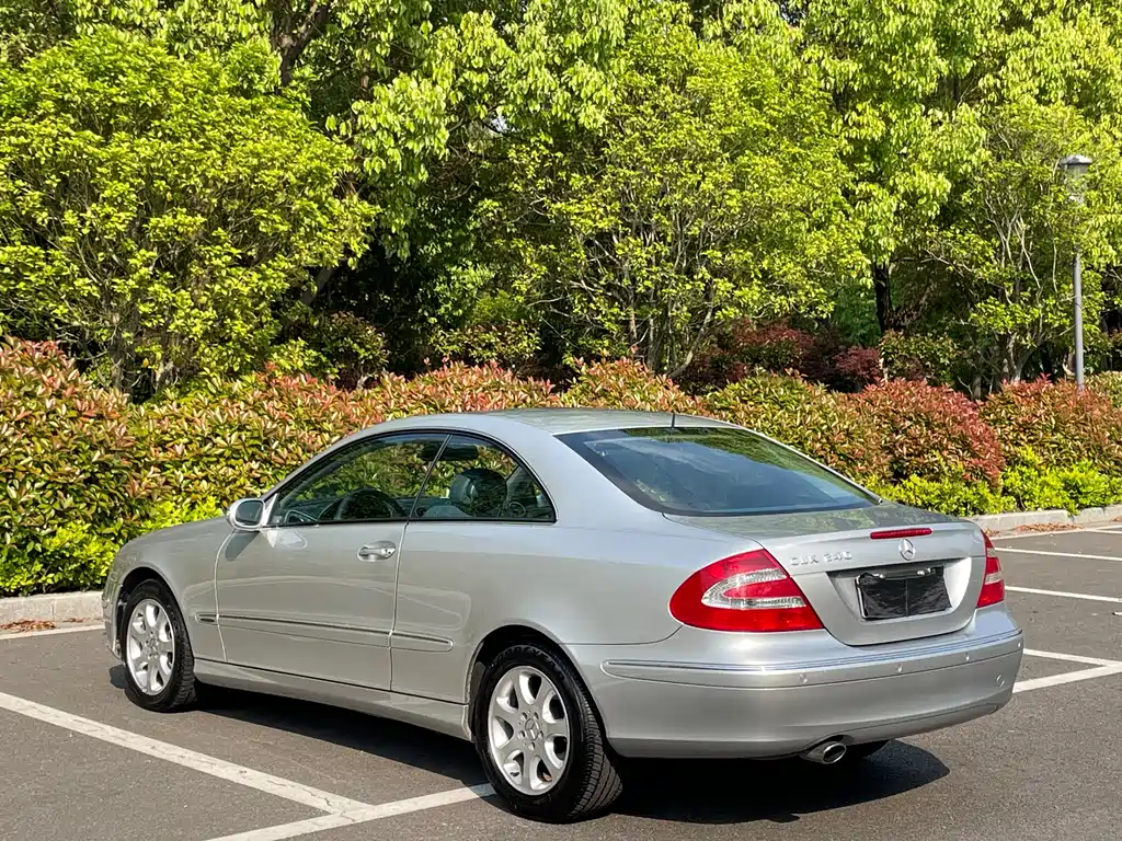 Mercedes-Benz CLK-Class CLK 240 Sports Car