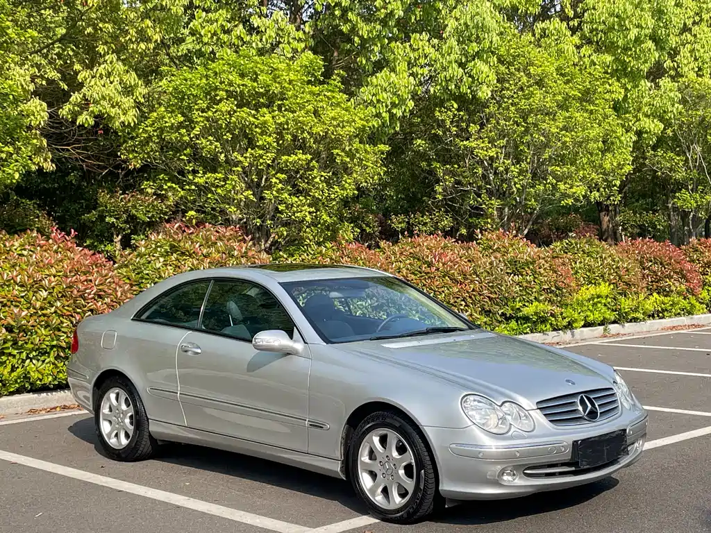 Mercedes-Benz CLK-Class CLK 240 Sports Car
