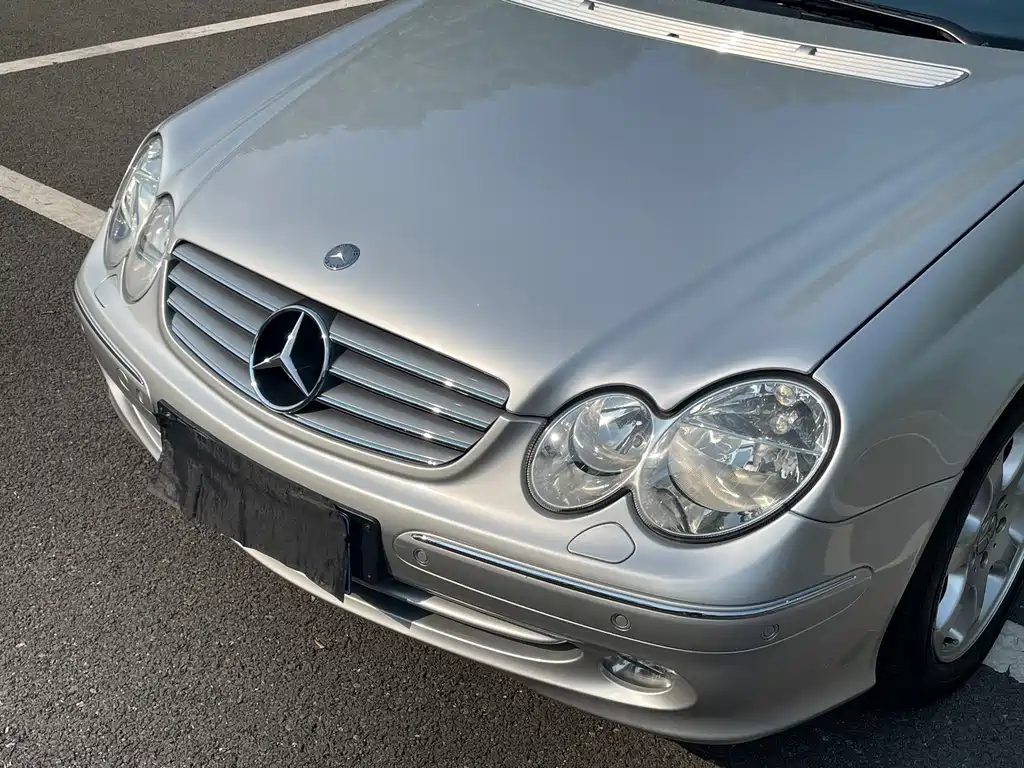 Mercedes-Benz CLK-Class CLK 240 Sports Car