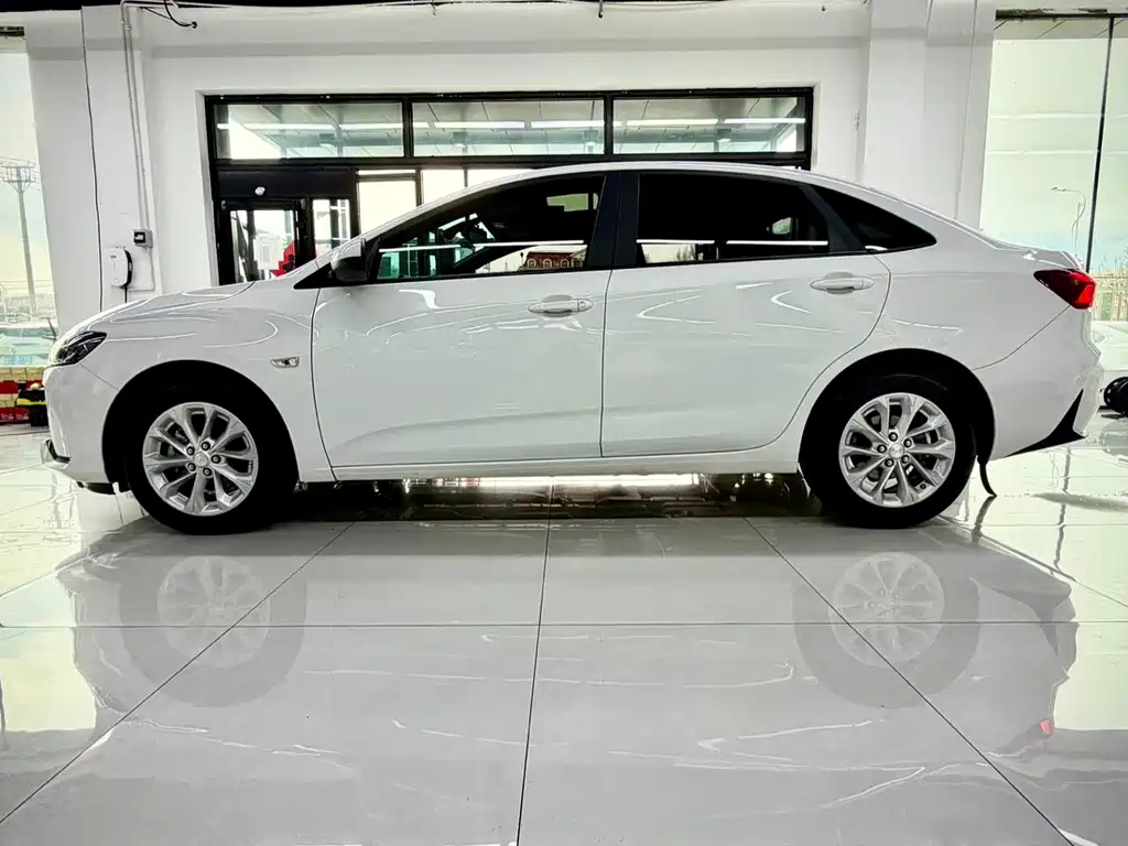 Monza 1.5 L DCT WOW Value Enjoyment