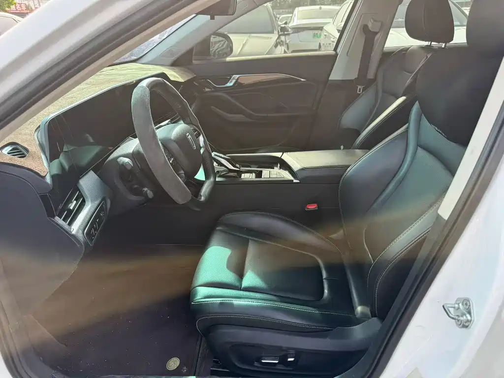 Besturn B70 3 rd Gen 1.5 T Auto Smooth Enjoyment