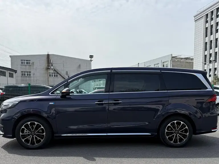 Roewe iMAX8 400 TGI Comfort Enjoyment