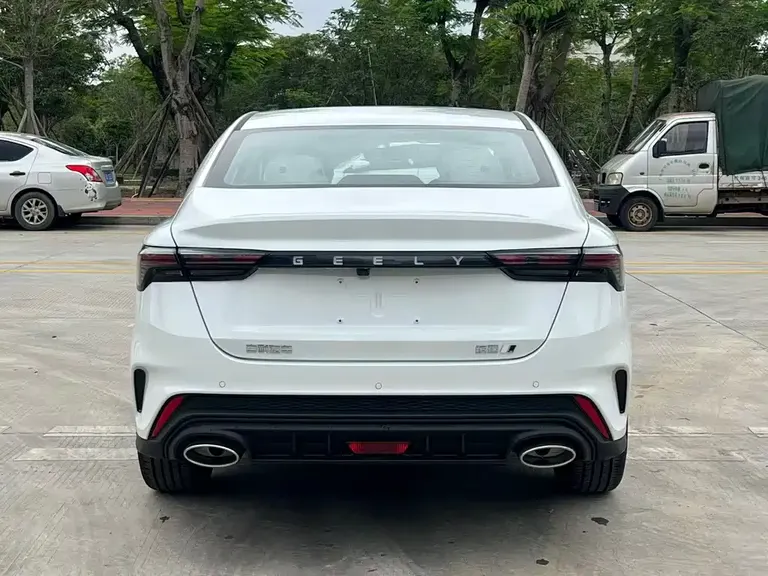 Geely Binrui Binrui COOL 1.5 T DCT Dragon