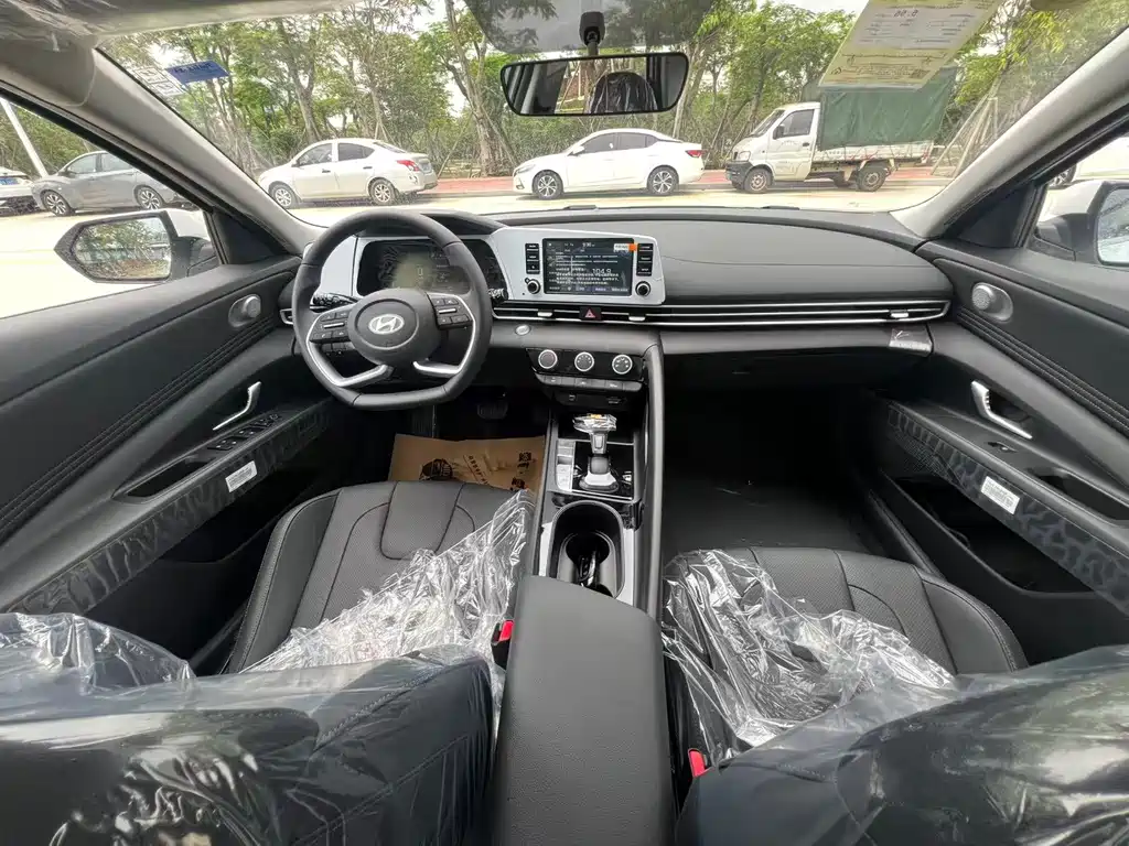 Elantra 1.5 L CVT GLX Elite
