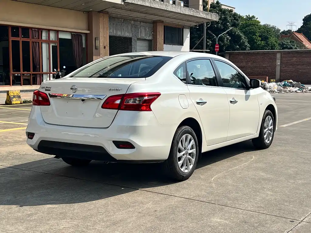 Sylphy Classic 1.6 L CVT Smooth