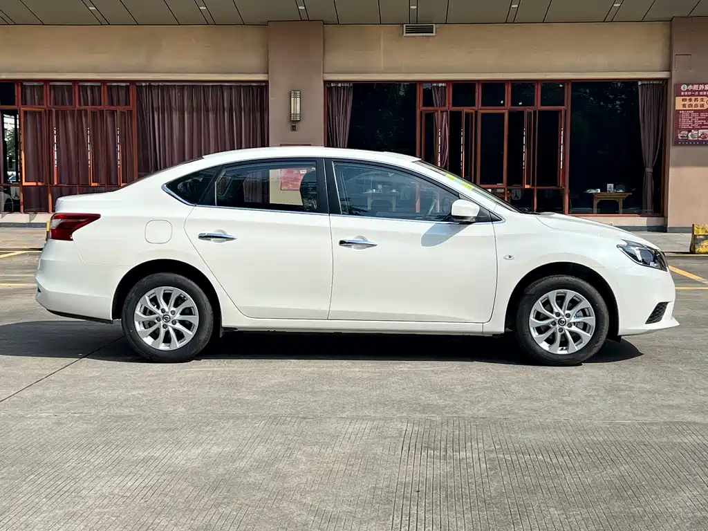 Sylphy Classic 1.6 L CVT Smooth