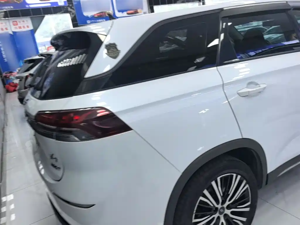 Changan Oshan X7 1.5 T Auto Luxury