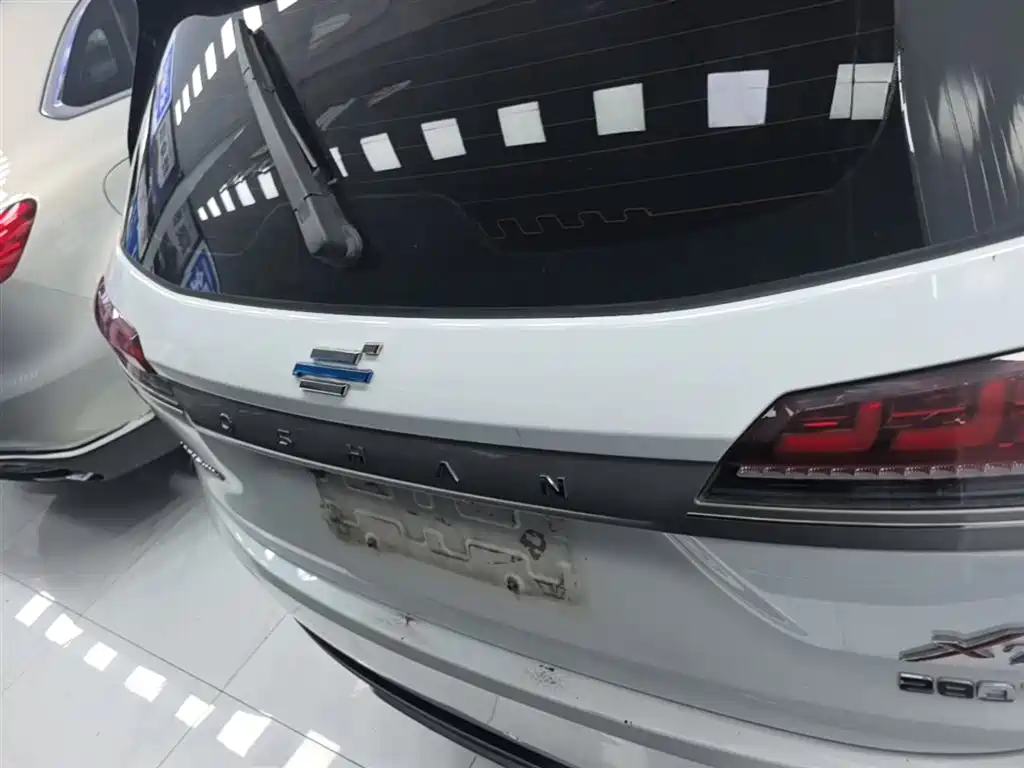 Changan Oshan X7 1.5 T Auto Luxury