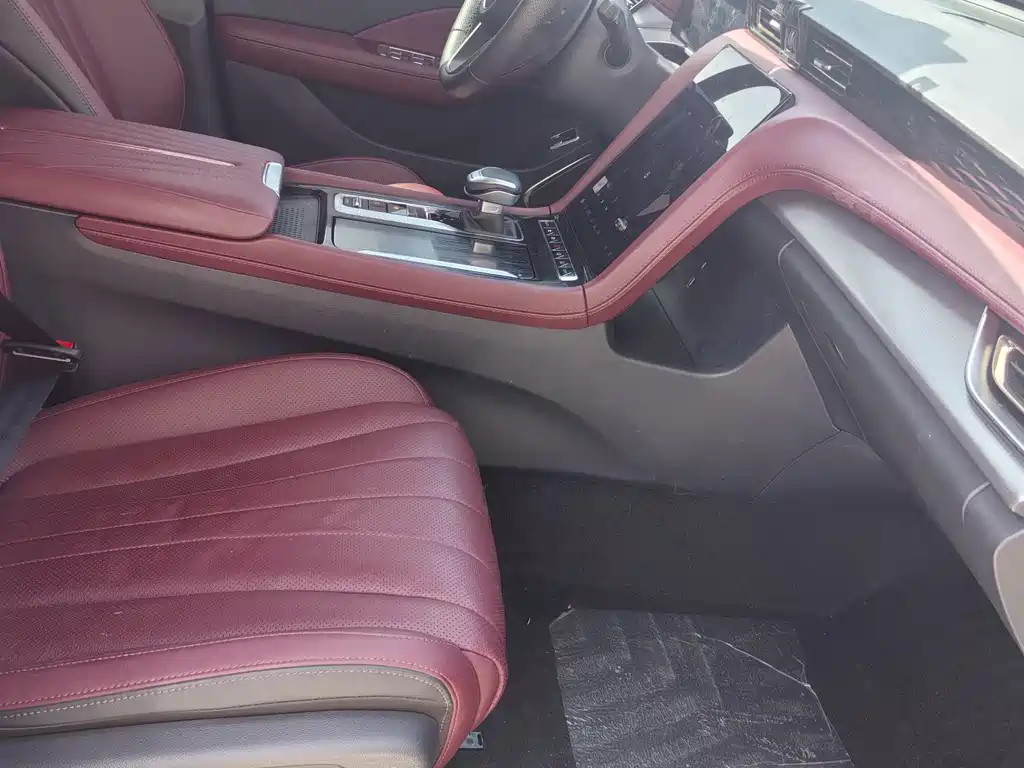 Hongqi H5 2.0 T Auto Connected Flagship