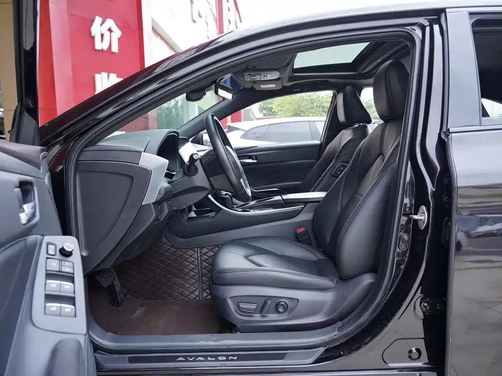 Avalon 2.0 L XLE Premium CN-VI