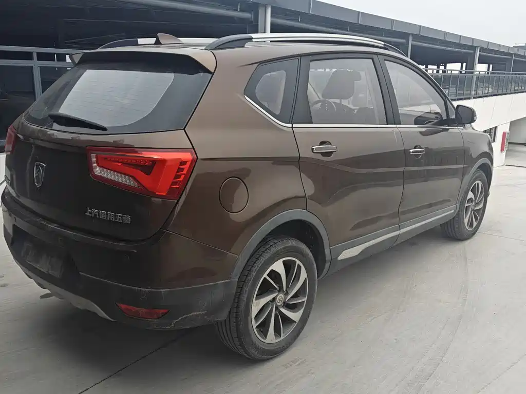 Baojun 560 1.8 L Manual Luxury