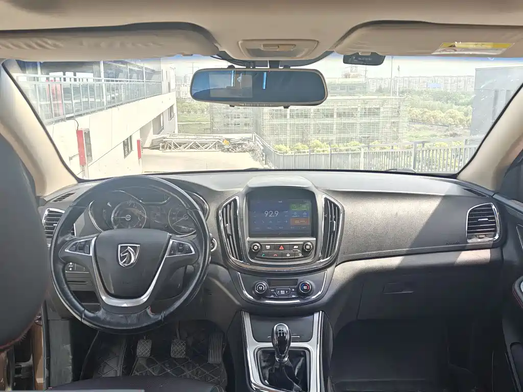 Baojun 560 1.8 L Manual Luxury
