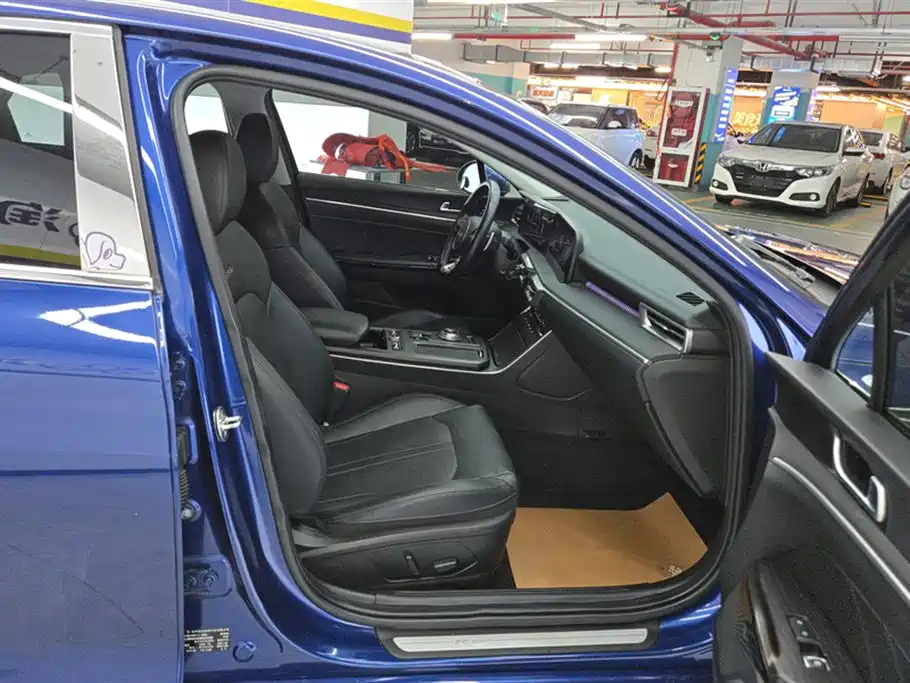 Kia K5 380 T GT-Line Flagship