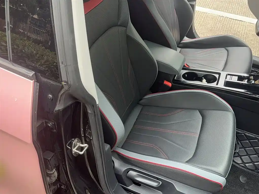 Lamando Lamando L 280 TSI DSG Dazzle Hot
