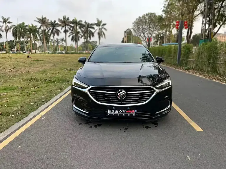 Buick LaCrosse 28 T Distinguished