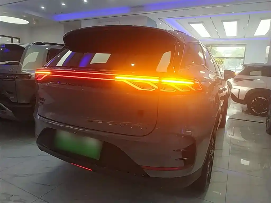 Tang NEV DM-i 115 KM Cloud Chariot Flagship