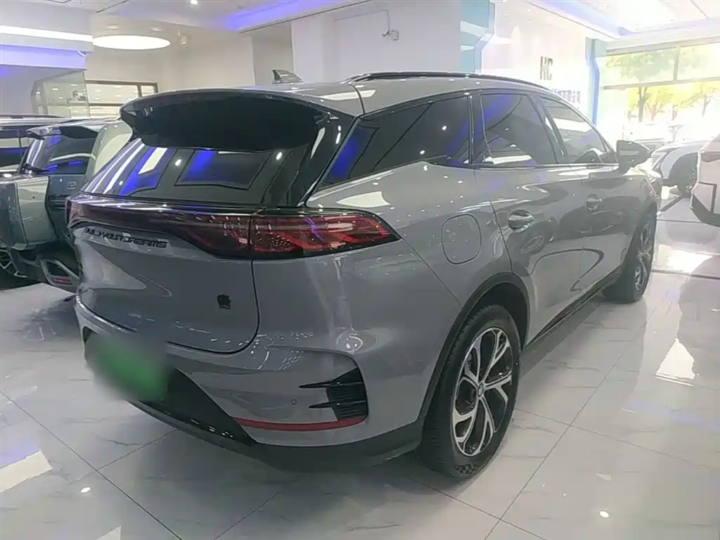 Tang NEV DM-i 115 KM Cloud Chariot Flagship