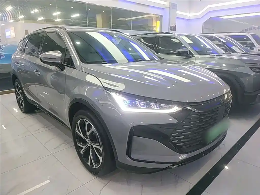 Tang NEV DM-i 115 KM Cloud Chariot Flagship