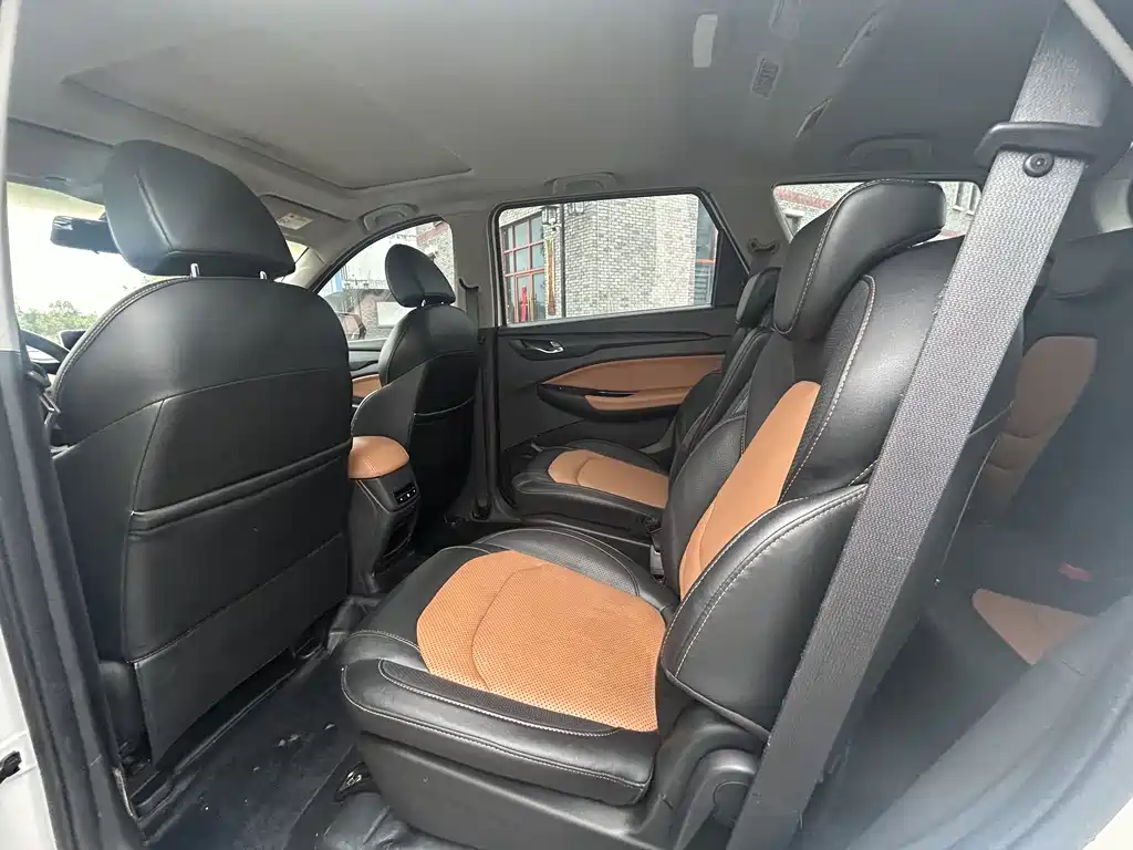 Wuling Hongguang S3 Auto Clutch 1.5 L Manual Luxury CN-V