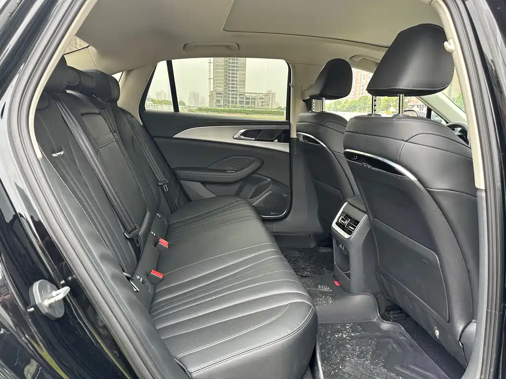 Hongqi H5 1.5 T DCT Connected Flagship Joy