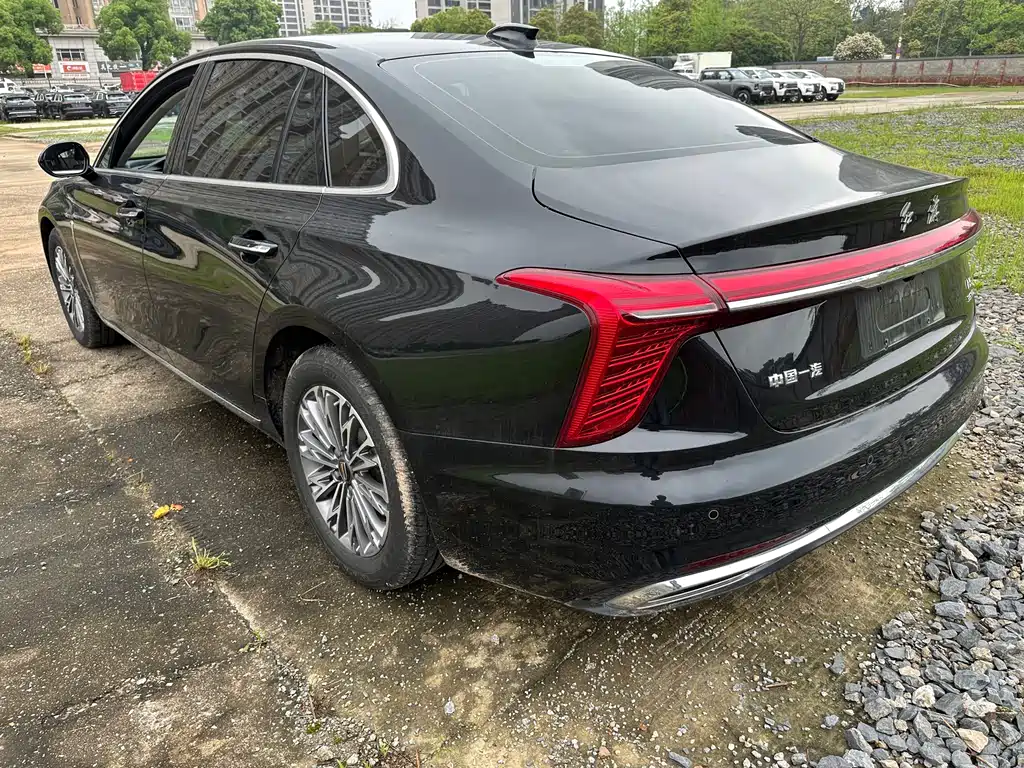 Hongqi H5 1.5 T DCT Connected Flagship Joy