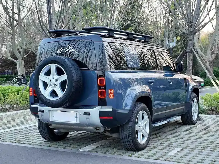 Land Rover Defender 110 P400 SE
