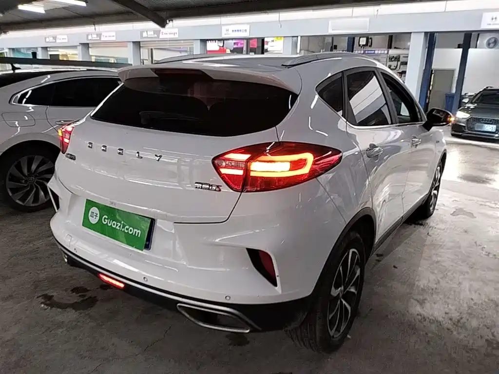 Emgrand GS 1.4 T CVT Elegant