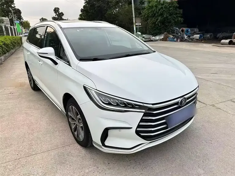BYD Song MAX Upgraded 1.5 T Auto Luxury 6-seat