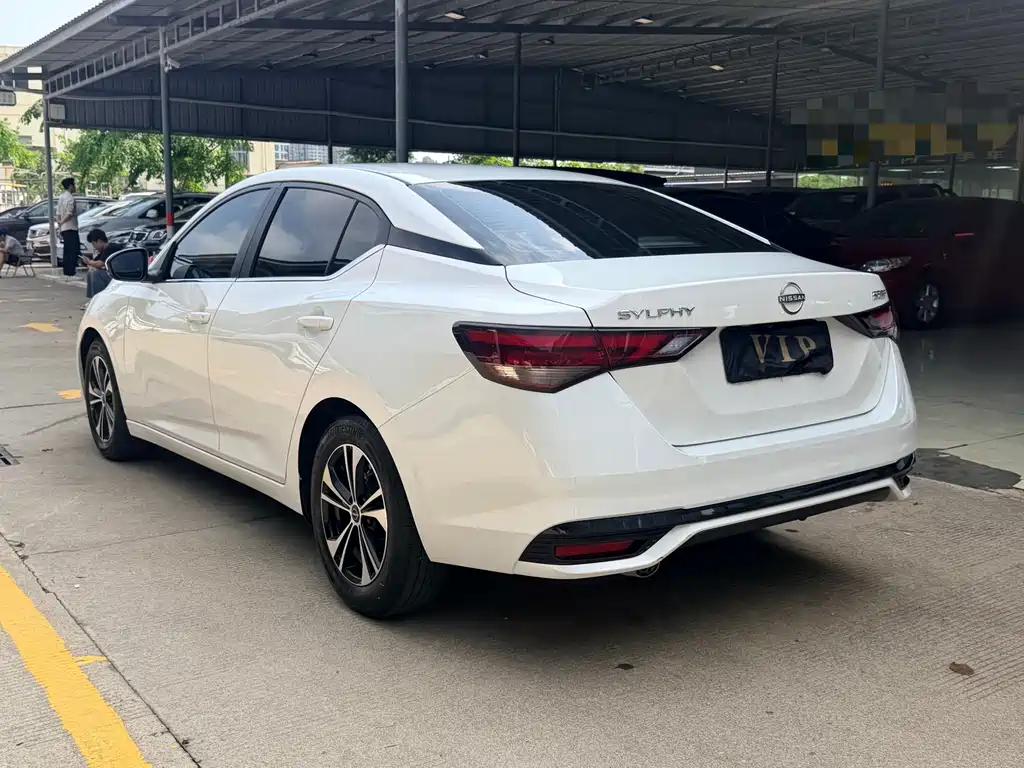 Sylphy 1.6 L CVT Joy