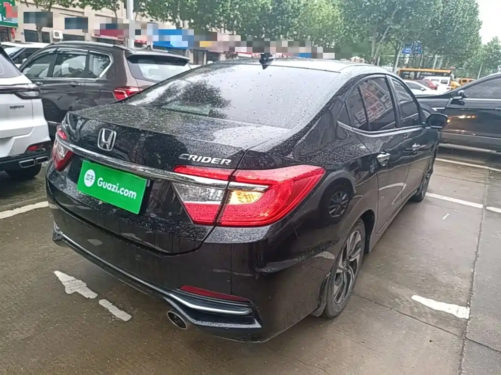 Crider 1.8 L CVT Luxury