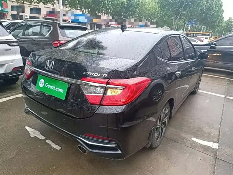 Honda Crider 1.8 L CVT Luxury