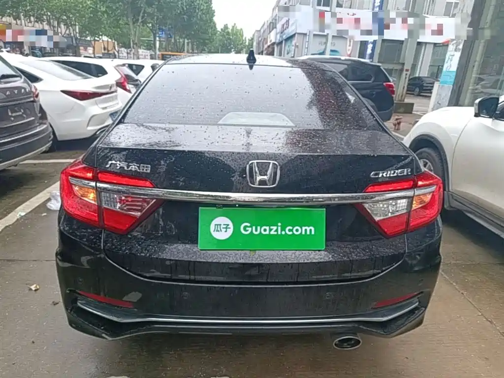 Crider 1.8 L CVT Luxury