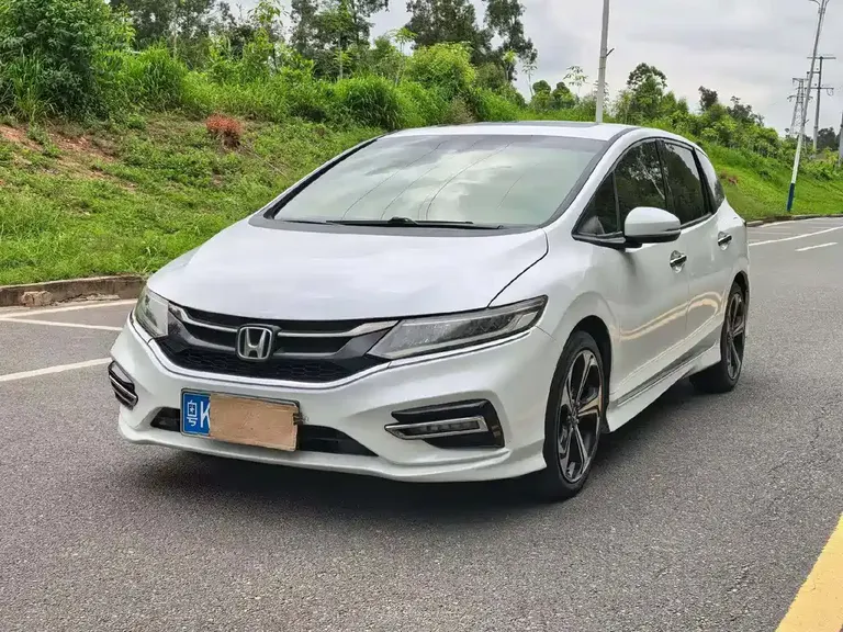 Honda Jade 210 TURBO CVT Luxury 5-seat