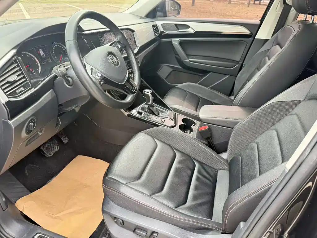 Tayron 330 TSI 2 WD Luxury CN-VI