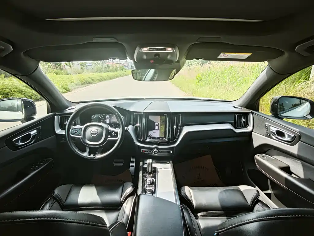 Volvo XC60 PHEV 沃尔沃XC60插电式混动 2019款 T8 E驱混动 智雅运动版 国VI