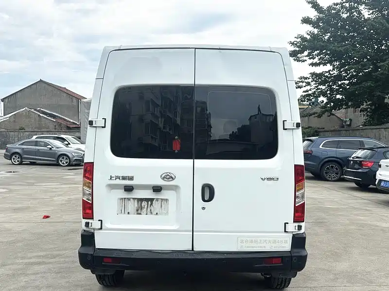 Xintu V80 2.5 T Classic6-speed Manual Aoyuntong Facelift LWB Mid Roof 7-seat